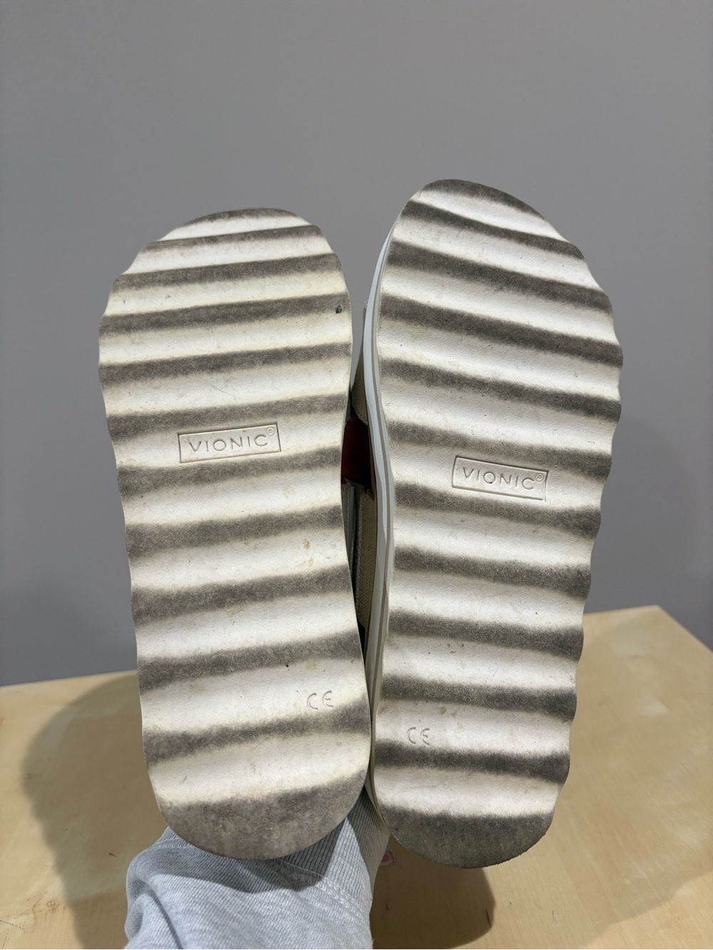 Vionic Brandie Platform Sandals/Marshmellow Metallic Linen Size 9 - Picture 5 of 8